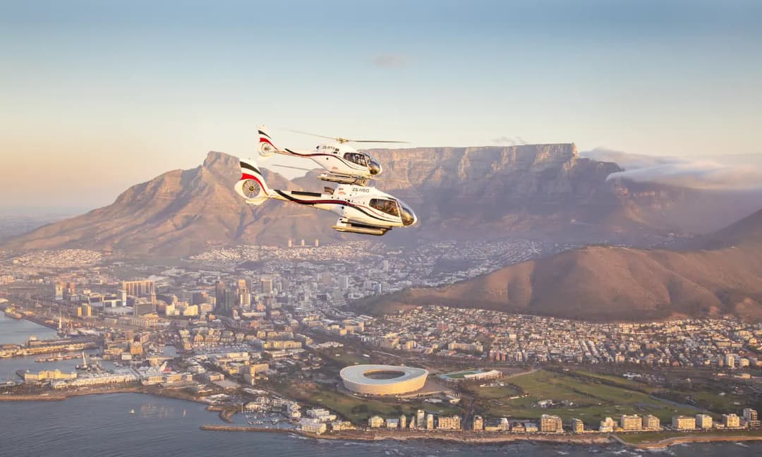 Cape Town Helicopter Flight, Wine Tasting & Picnic Lunch Private Tour — Cape Town