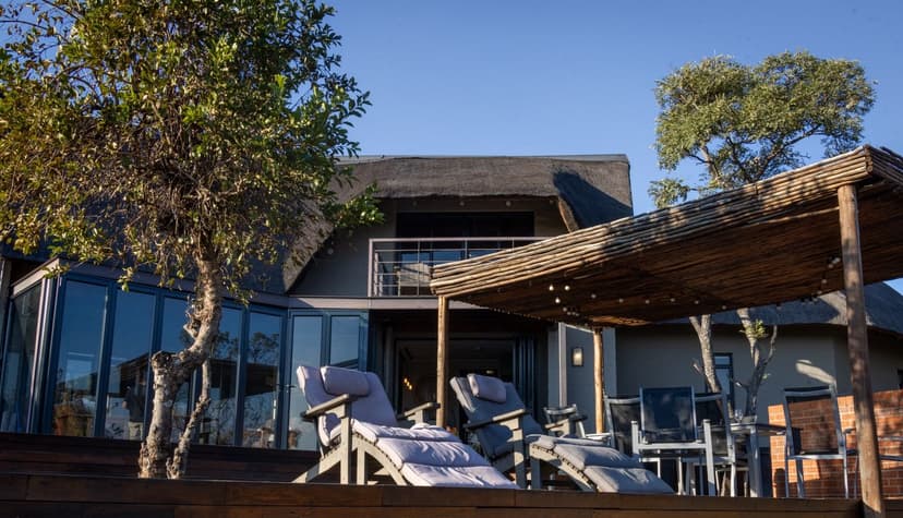 Family lodge exterior at Shamwari