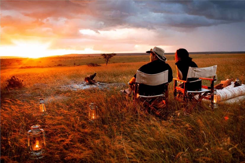 Honeymoon couple on a private game drive in Sabi Sand