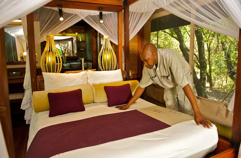 Mara Intrepids — Elegant safari lodge and suite