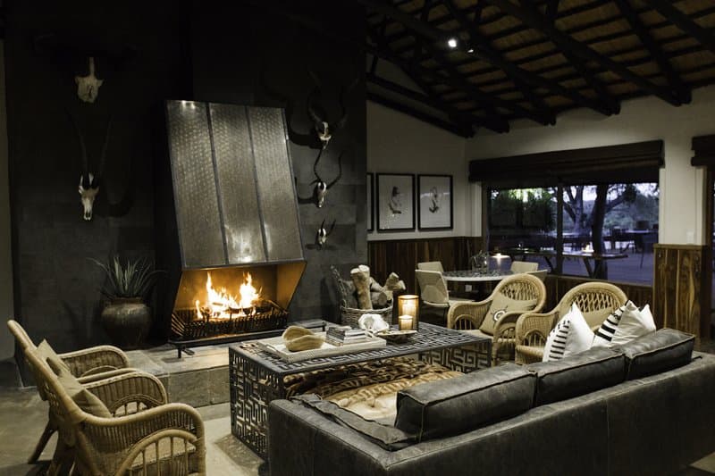 Luxury lounge at Savanna Crest Sabi Sand lodge